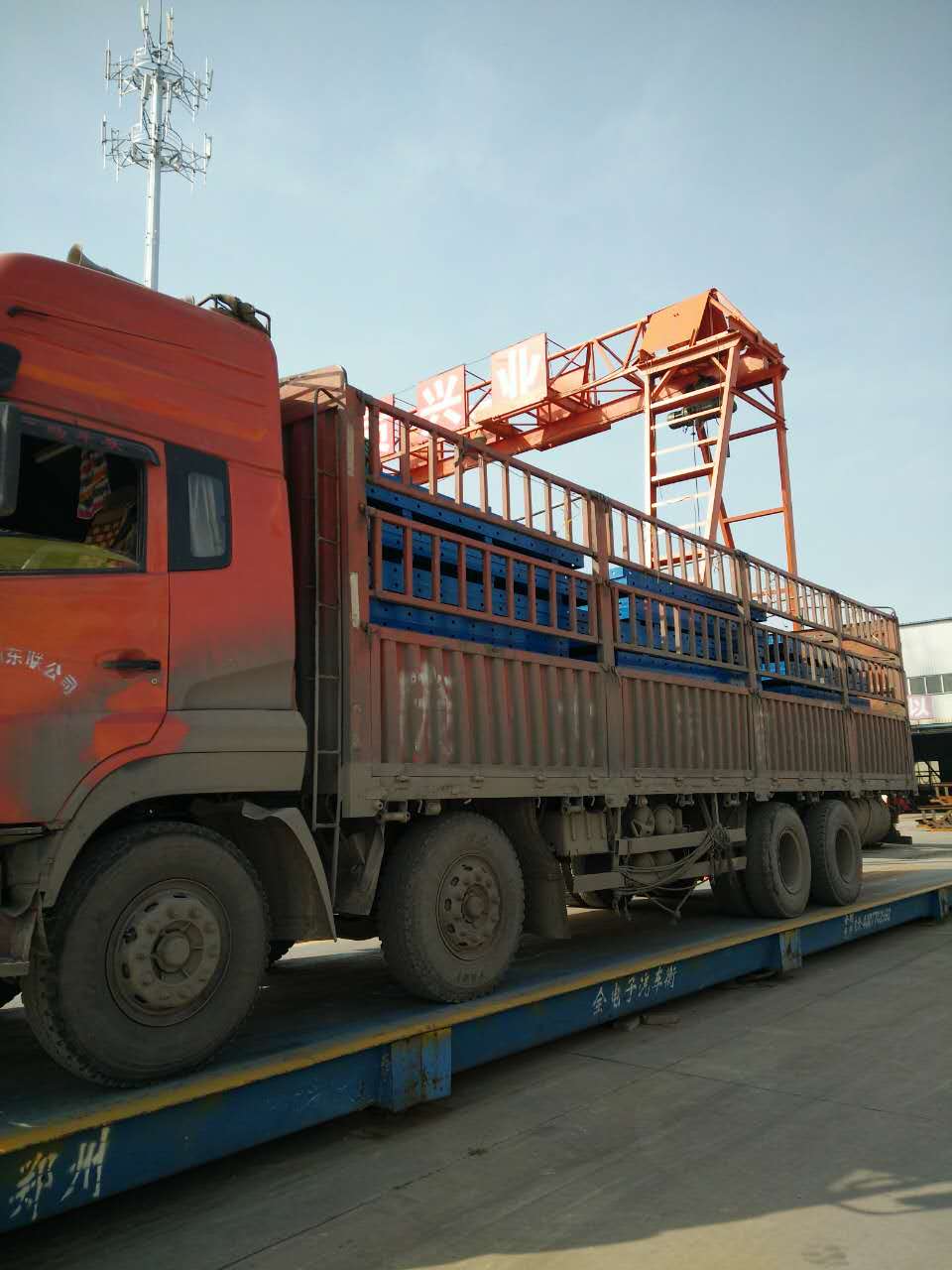 河南偉志鋼模板廠家周南高速二標平板模板發(fā)貨