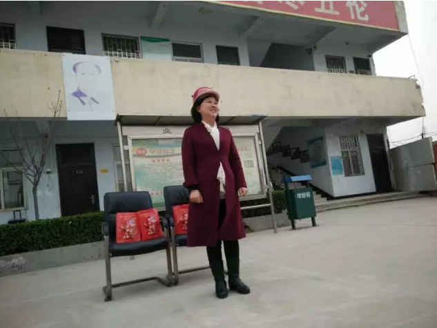 偉志模板總經理張秋改——我為偉志代言，高質量的模板是我心中的希望