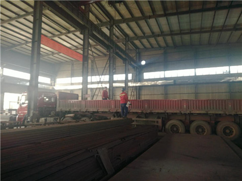 橋梁模板廠家在生產(chǎn)中對鋼材的合格性管理很嚴(yán)格