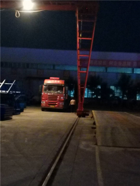 發往欒盧高速的圓柱鋼模板