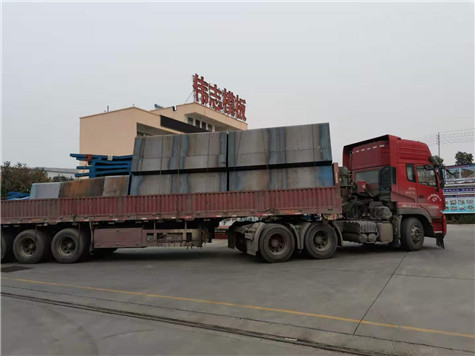 箱梁鋼模板抽拉內模發(fā)往河南信陽施工地區(qū)