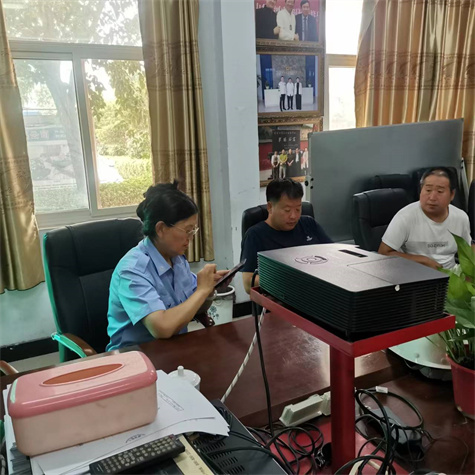 歡迎洛魯項目一行到偉志鋼模板廠家指導